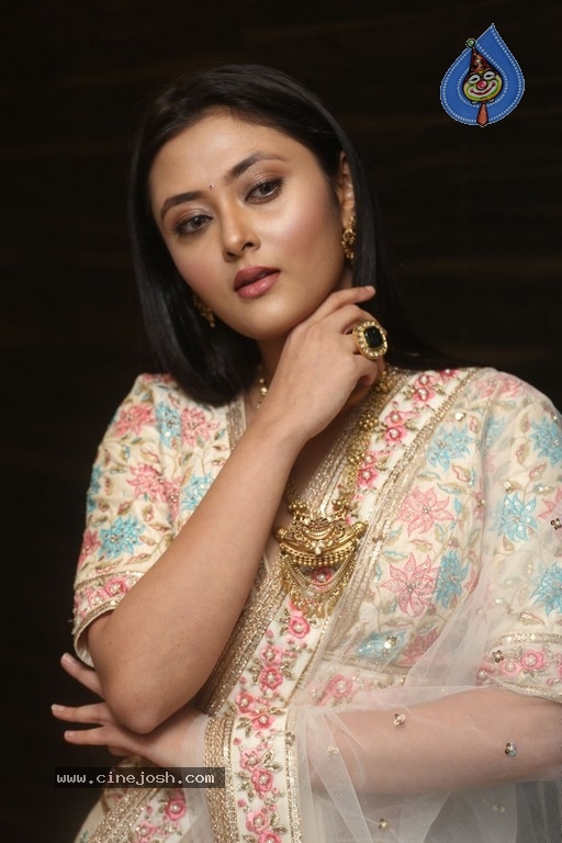 Megha Chowdary Photos - 18 / 21 photos