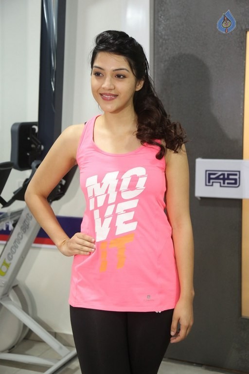 Mehreen Kaur New Photos - 24 / 30 photos