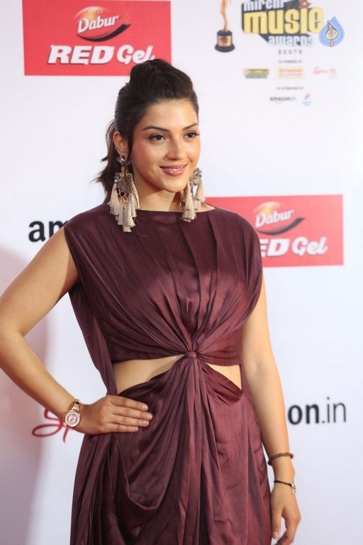 Mehrene Kaur at Mirchi Music Awards  - 17 / 33 photos