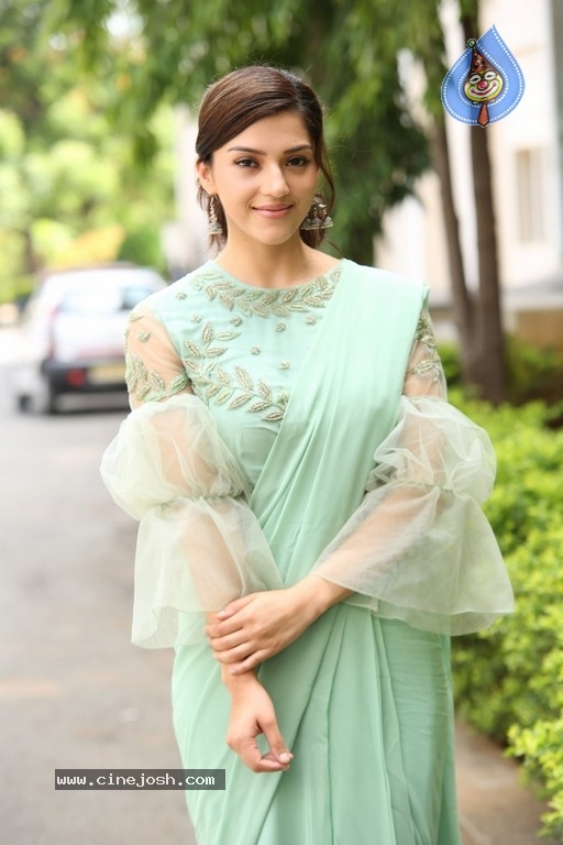 Mehrene Kaur Pirzada Latest Photos - 8 / 18 photos