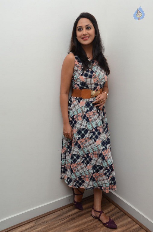 Mia George Latest Gallery - 13 / 42 photos