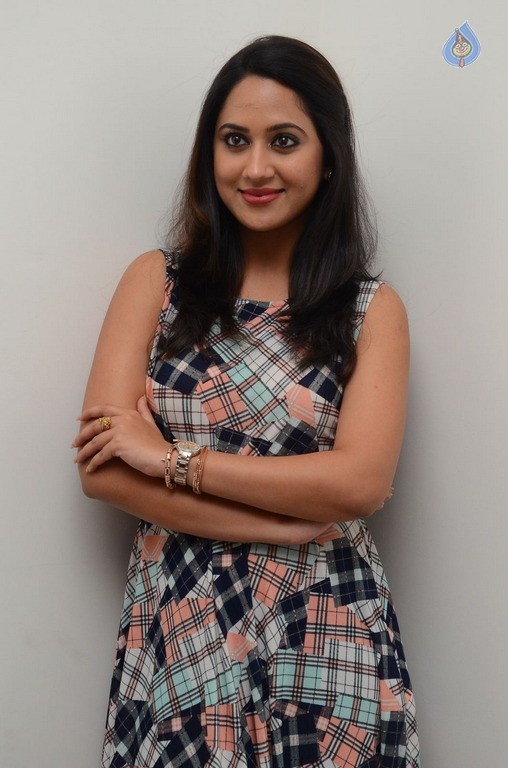 Mia George Latest Gallery - 22 / 42 photos