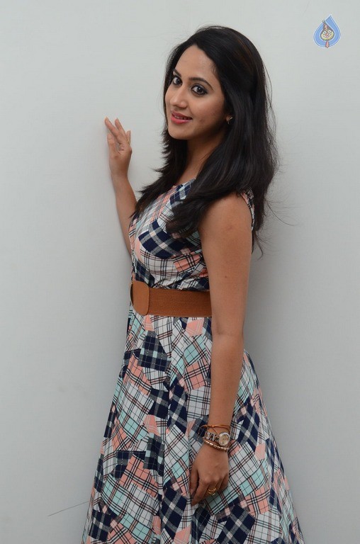 Mia George Latest Gallery - 23 / 42 photos