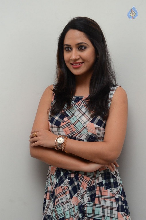 Mia George Latest Gallery - 28 / 42 photos