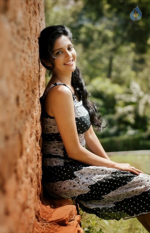 Milana New Photos - 8 / 11 photos