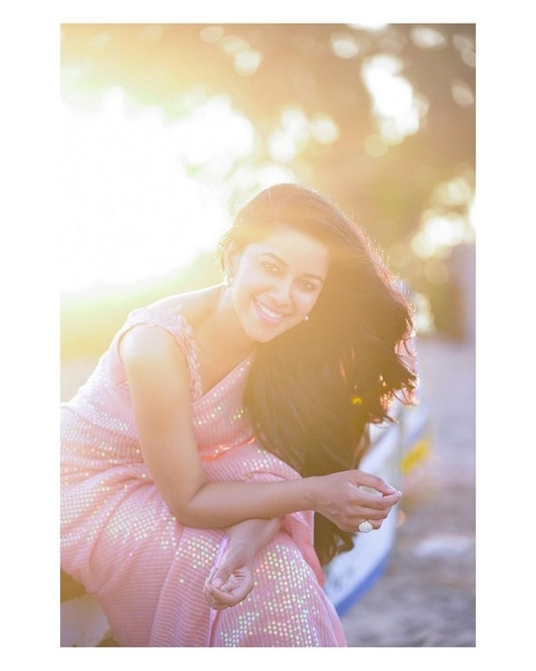 Mirnalini Ravi Stills - 12 / 15 photos