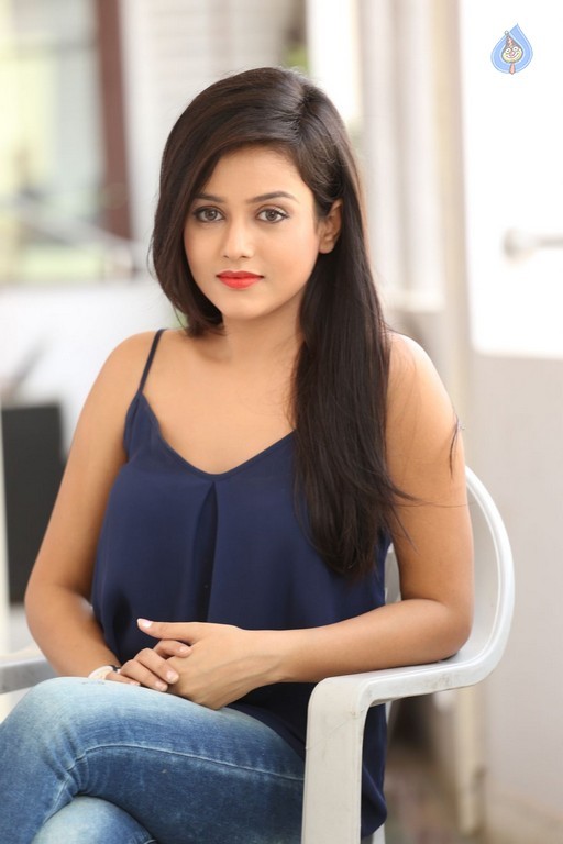 Mishti Chakraborty Images - 26 / 51 photos