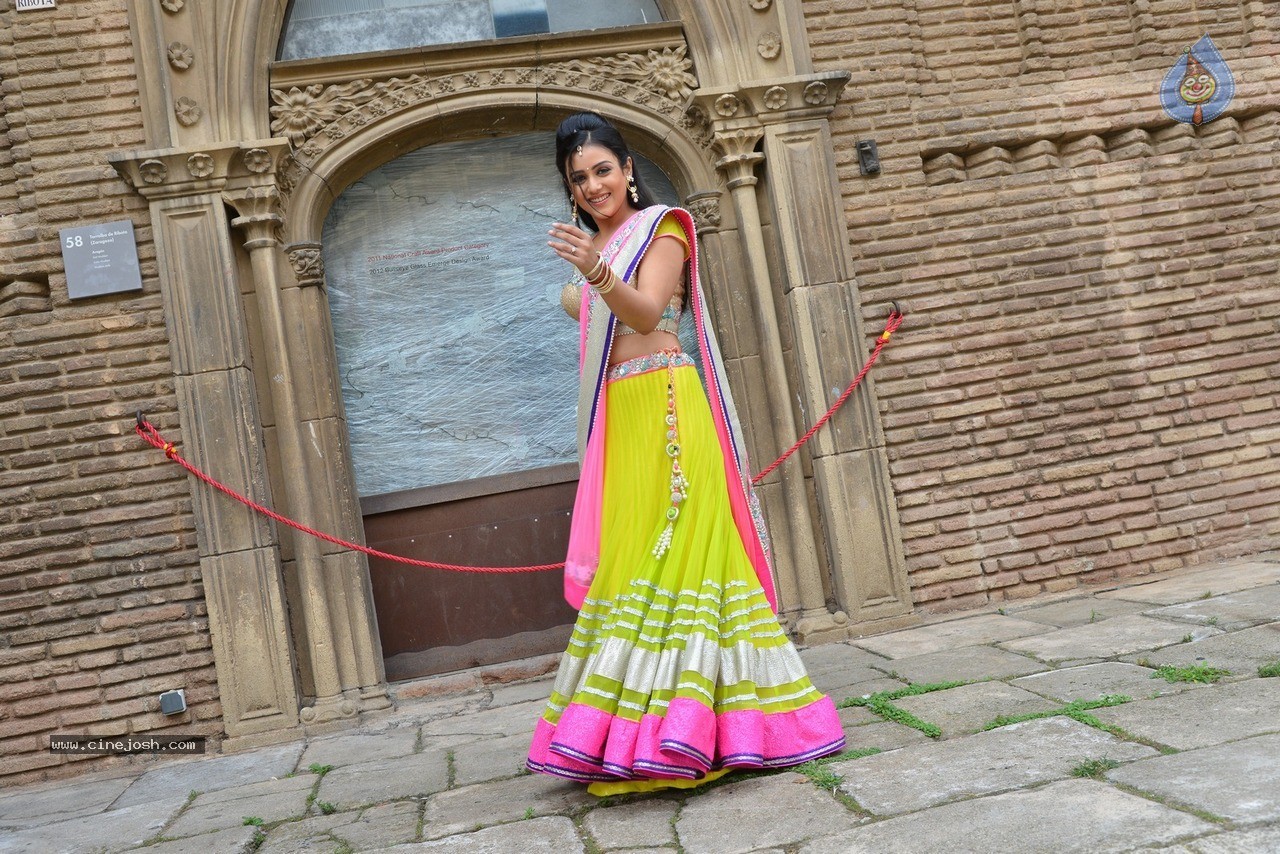 Mishti Chakraborty New Photos - 52 / 90 photos