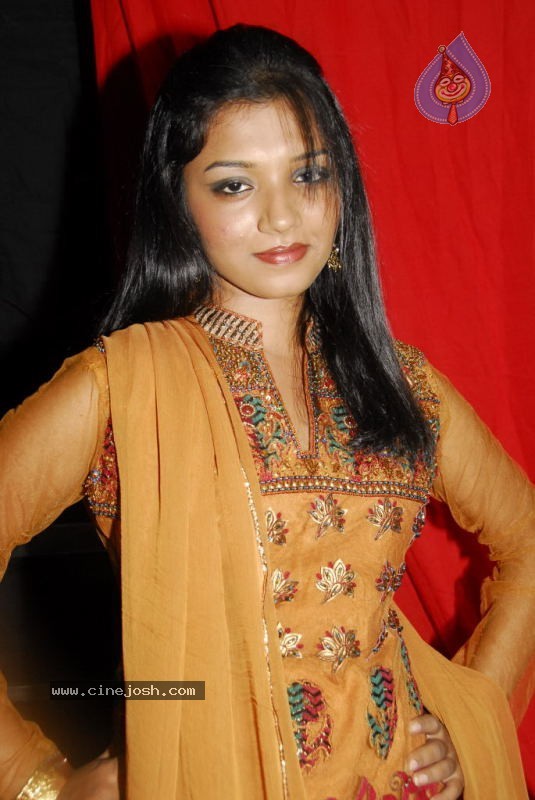 Miss Twin City Contest  Models - 108 / 176 photos