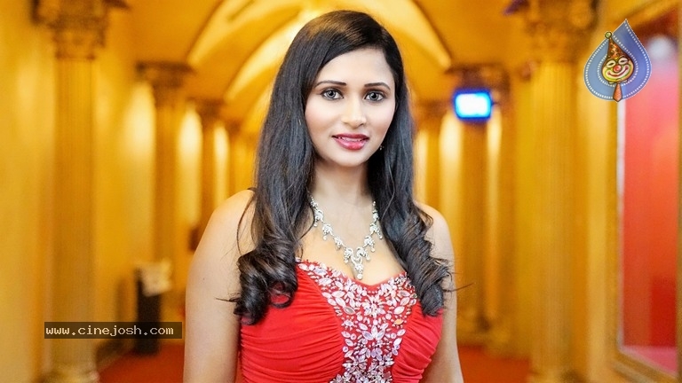 Miss USA Jo Sharma Photos - 4 / 21 photos