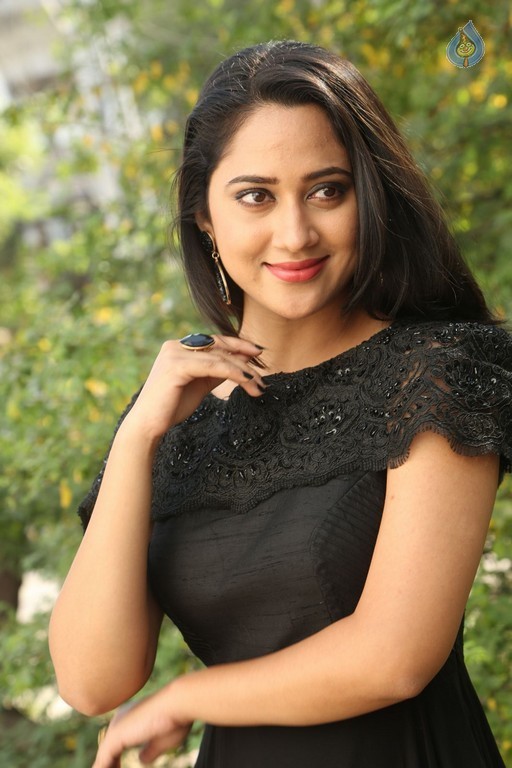 Miya George New Gallery - 14 / 62 photos