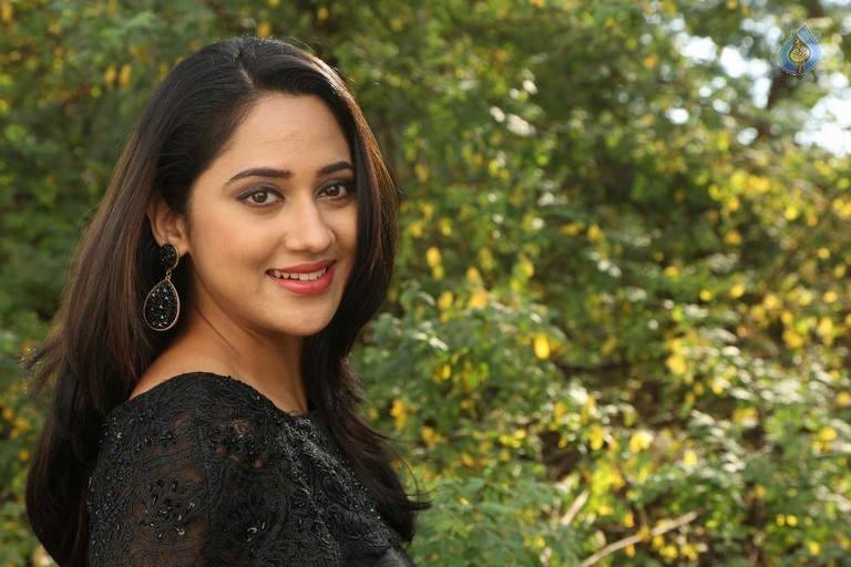 Miya George New Gallery - 58 / 62 photos