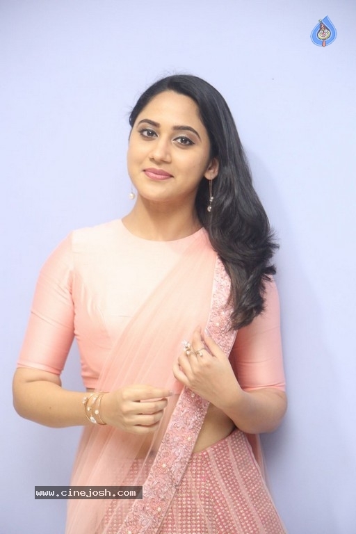 Miya George Photos - 22 / 33 photos