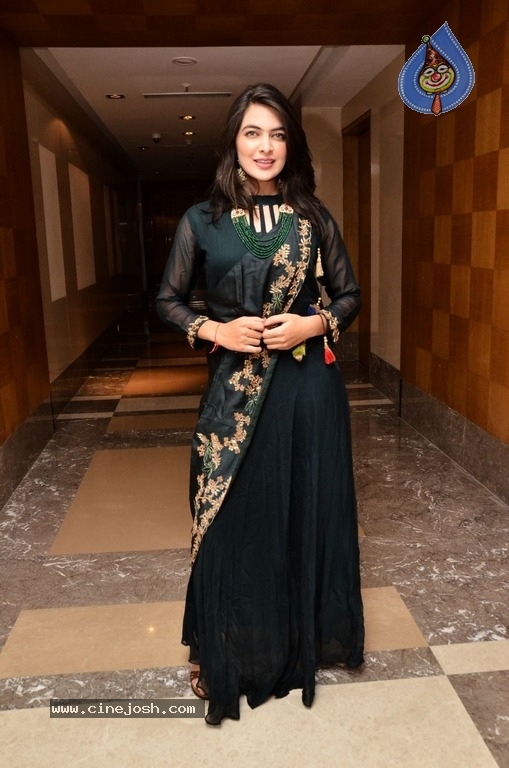 Model Supraja Reddy Stills - 4 / 21 photos