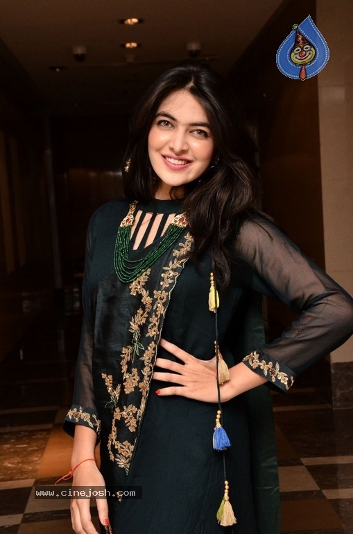 Model Supraja Reddy Stills - 16 / 21 photos