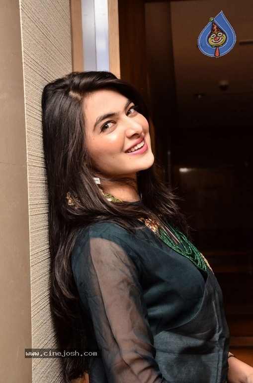 Model Supraja Reddy Stills - 18 / 21 photos