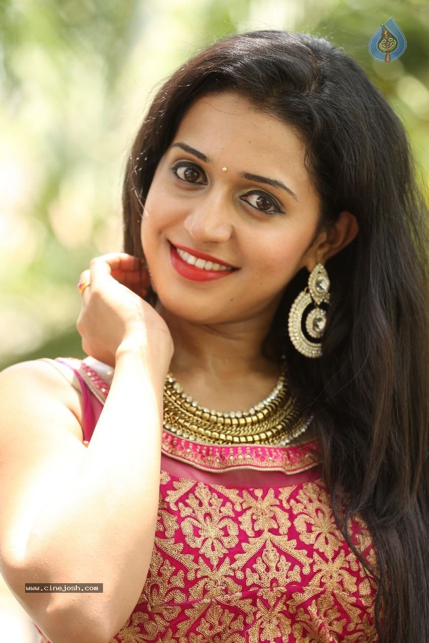 Mohitha New Stills - 7 / 64 photos