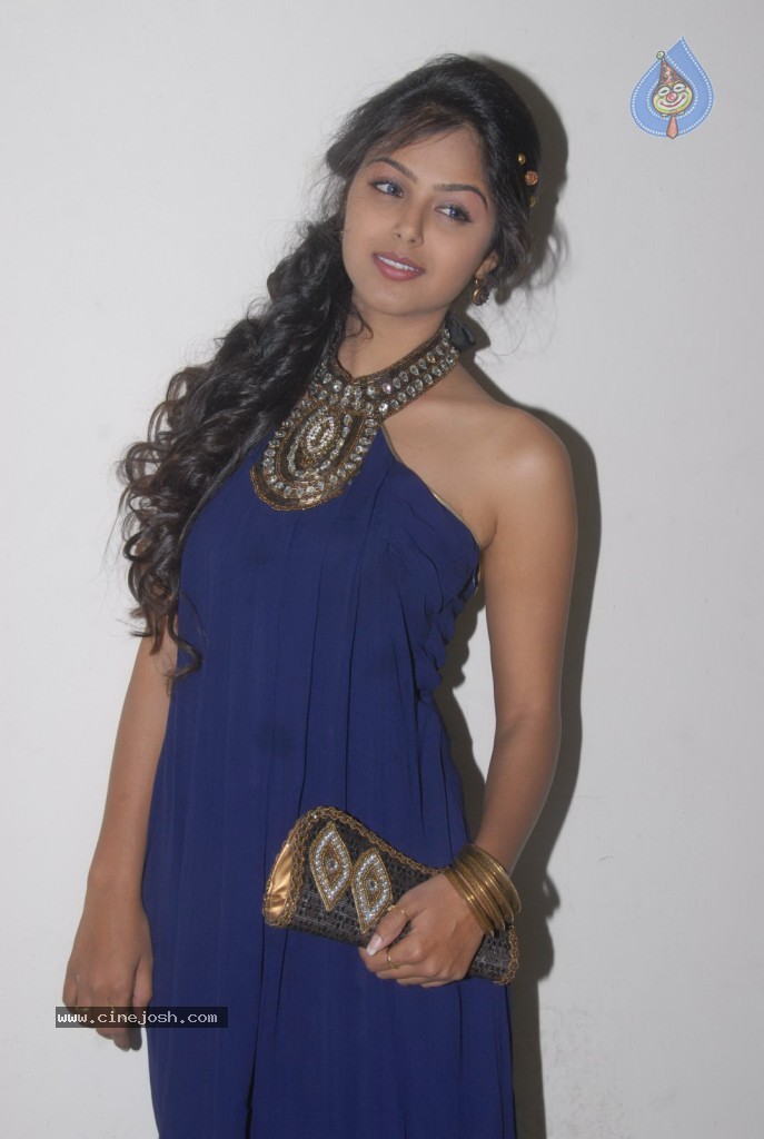 Monal Gajjar Latest Stills  - 33 / 50 photos