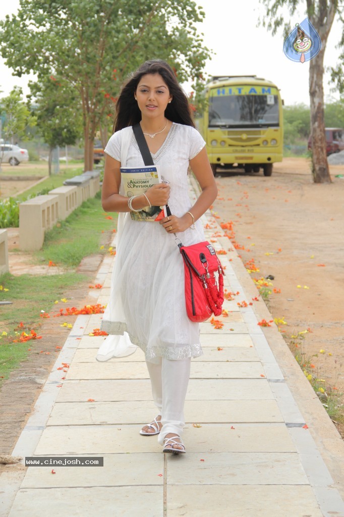 Monal Gajjar New Gallery - 37 / 50 photos