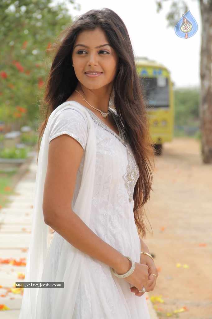 Monal Gajjar New Gallery - 45 / 50 photos