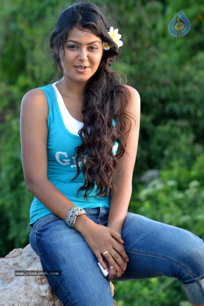 Monal Gajjar New Photos - 18 / 70 photos