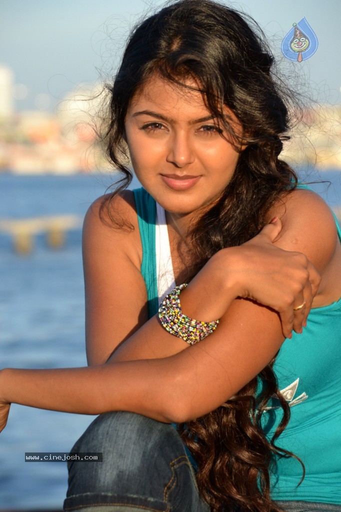 Monal Gajjar New Photos - 20 / 70 photos