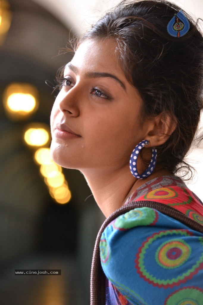 Monal Gajjar New Stills - 8 / 67 photos