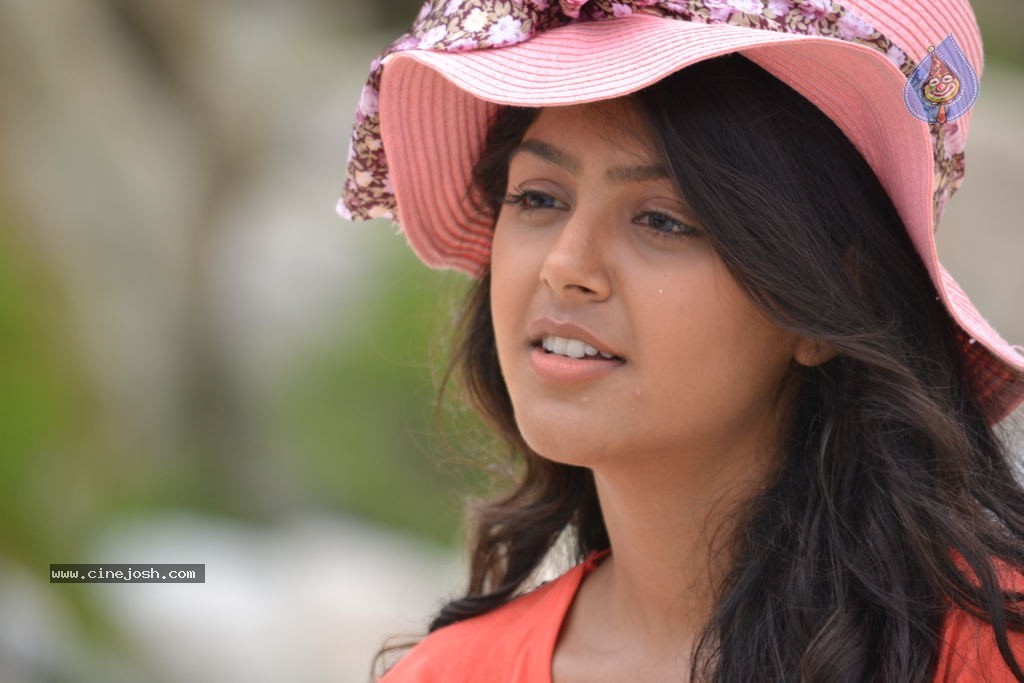 Monal Gajjar New Stills - 20 / 67 photos