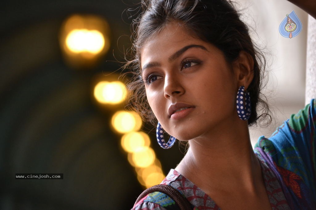 Monal Gajjar New Stills - 45 / 67 photos