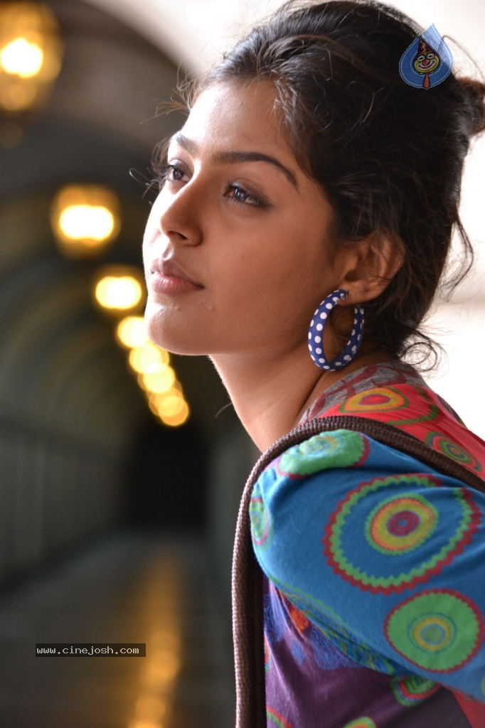 Monal Gajjar New Stills - 67 / 67 photos