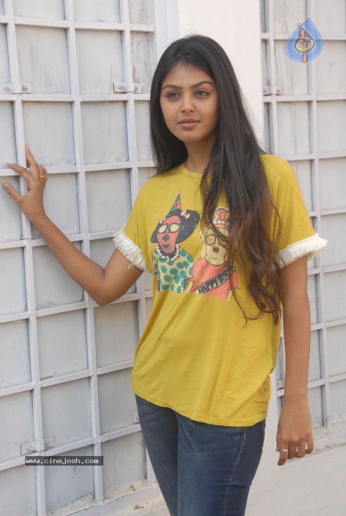 Monal Gajjar Stills - 10 / 45 photos