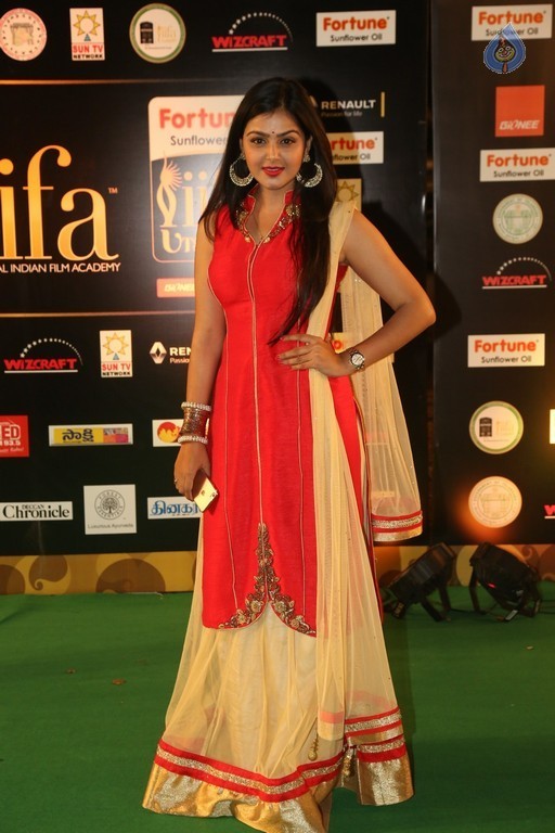 Monal Gajjar Stills - 11 / 19 photos