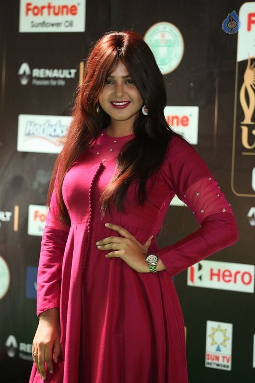 Monal Gajjar Stills at IIFA 2017 - 11 / 15 photos
