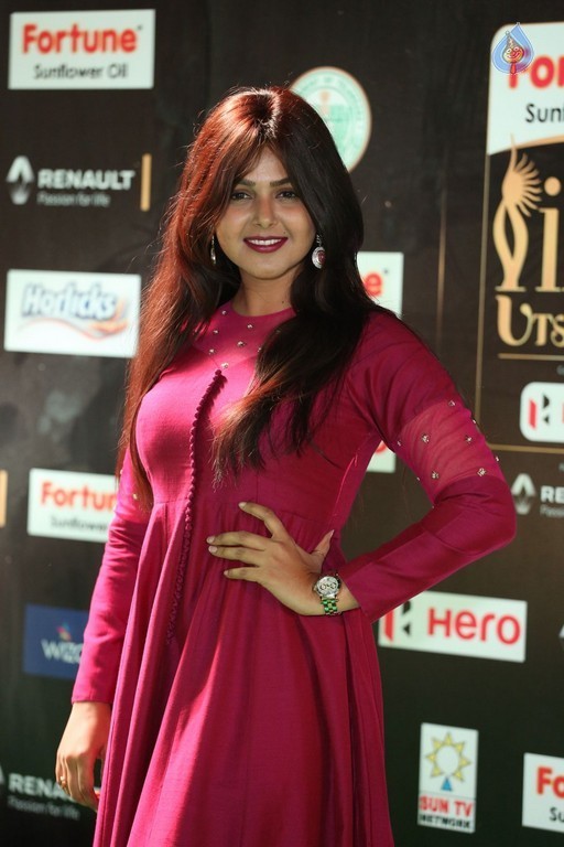 Monal Gajjar Stills at IIFA 2017 - 14 / 15 photos
