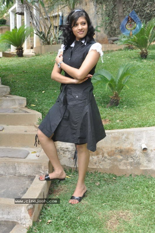 Monika Sharma Stills - 14 / 29 photos