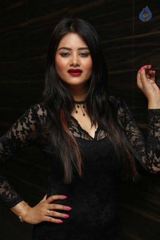 Monika Singh Latest Photos - 32 / 52 photos