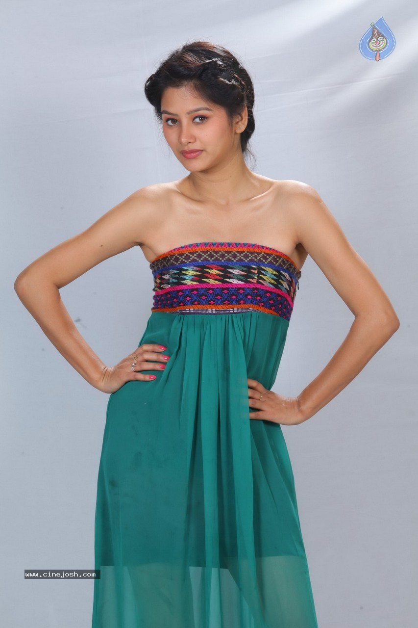 Monika Singh Latest Stills - 33 / 50 photos