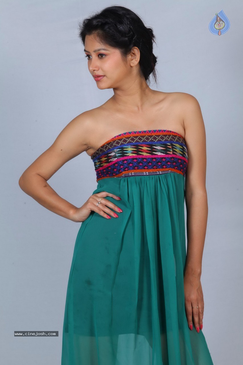 Monika Singh Latest Stills - 41 / 50 photos