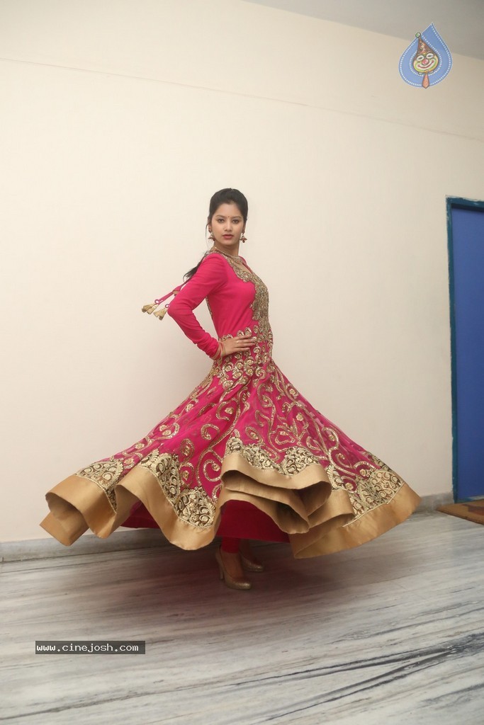 Monika Singh Latest Stills - 59 / 102 photos