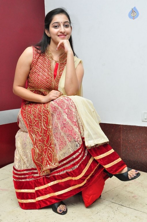 Mouryani New Photos - 13 / 30 photos