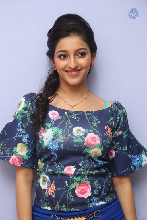 Mouryani New Photos - 28 / 40 photos