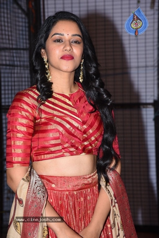 Mrunalini Stills - 20 / 21 photos