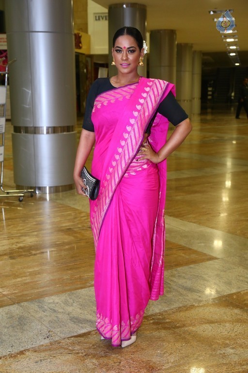 Mumaith Khan Photos - 1 / 14 photos