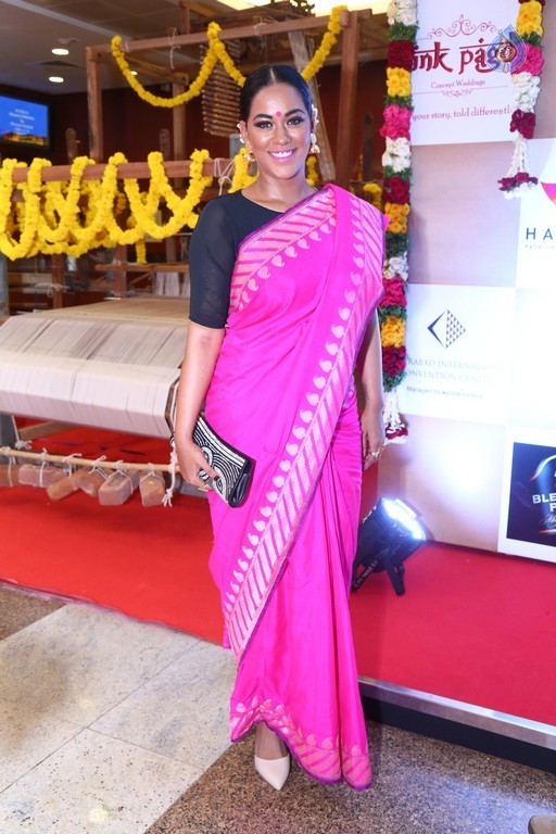 Mumaith Khan Photos - 14 / 14 photos