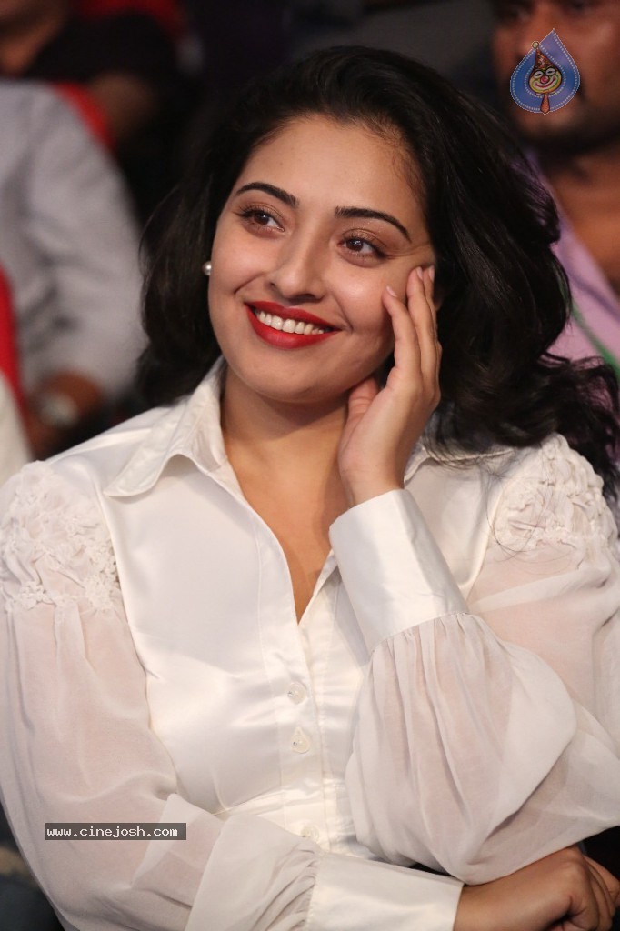 Mumtaz New Stills - 41 / 83 photos