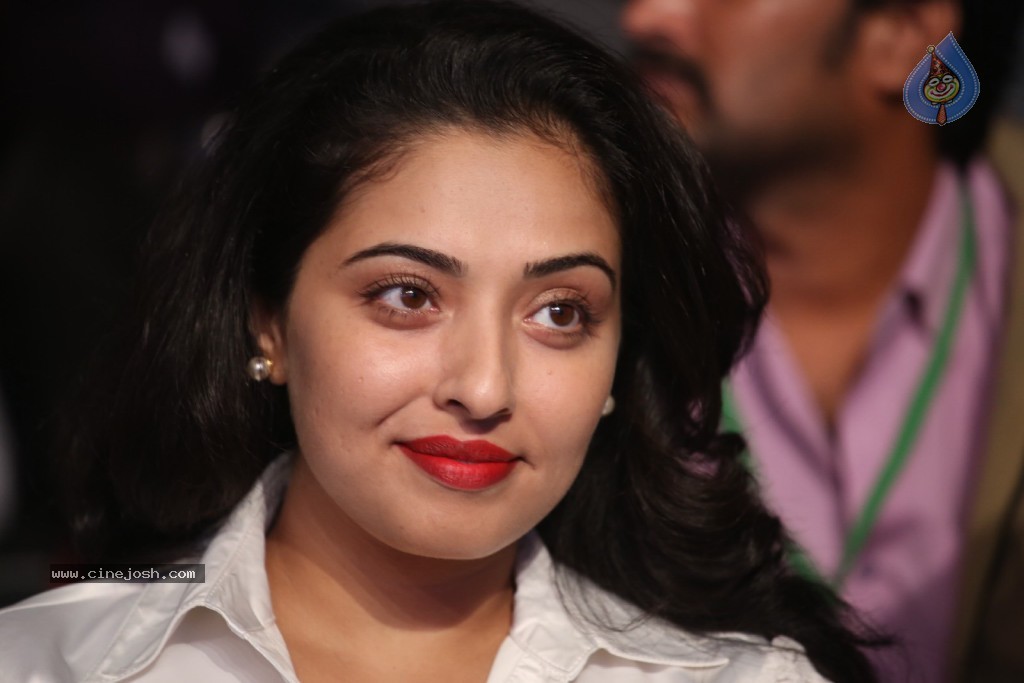 Mumtaz New Stills - 46 / 83 photos