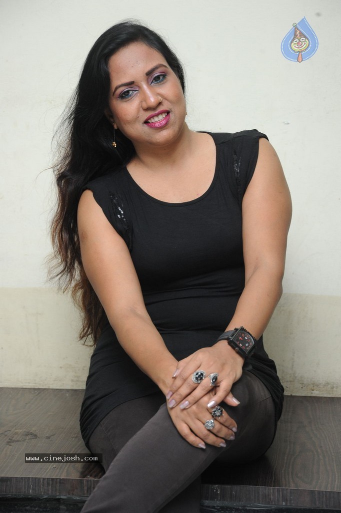 Mumtaz Stills - 2 / 25 photos