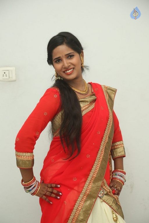 Mynaa Photos - 1 / 29 photos