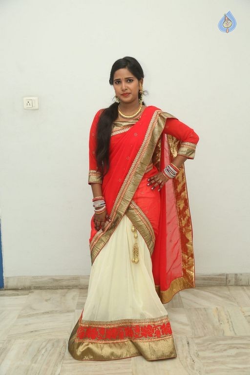 Mynaa Photos - 22 / 29 photos