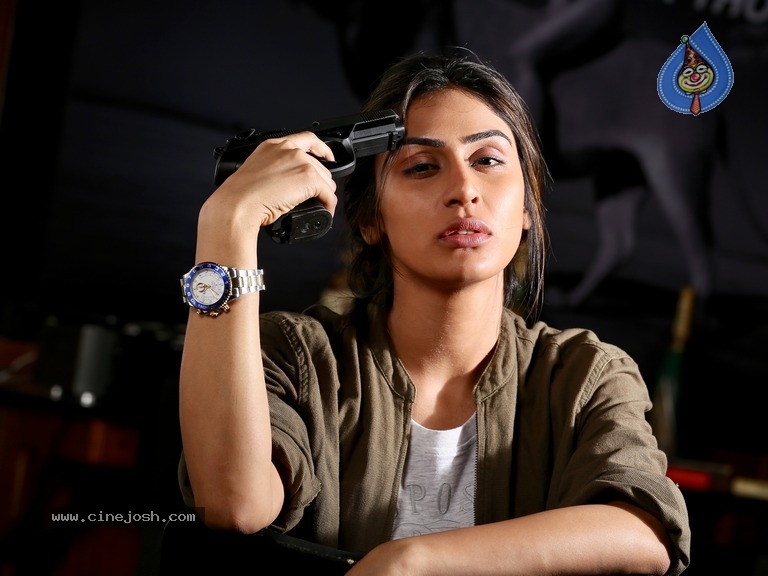 Myra Sareen Latest Images - 7 / 14 photos